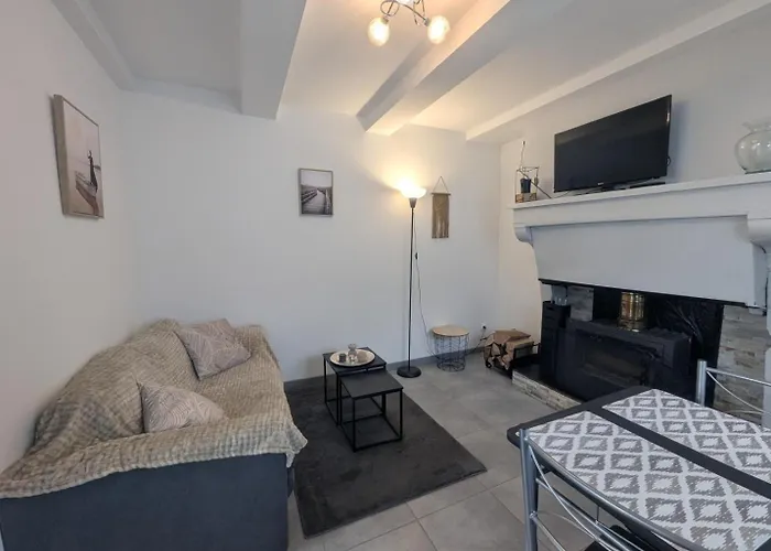 Au Petit Cafe Chateauvillain