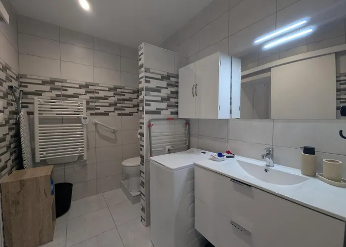 בית נופש Au Petit Cafe *