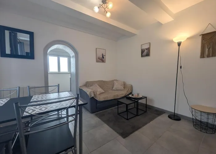 Au Petit Cafe * Chateauvillain