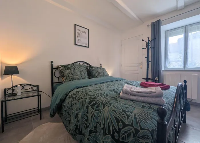 Au Petit Cafe Chateauvillain