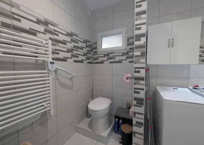 בית נופש Au Petit Cafe Chateauvillain